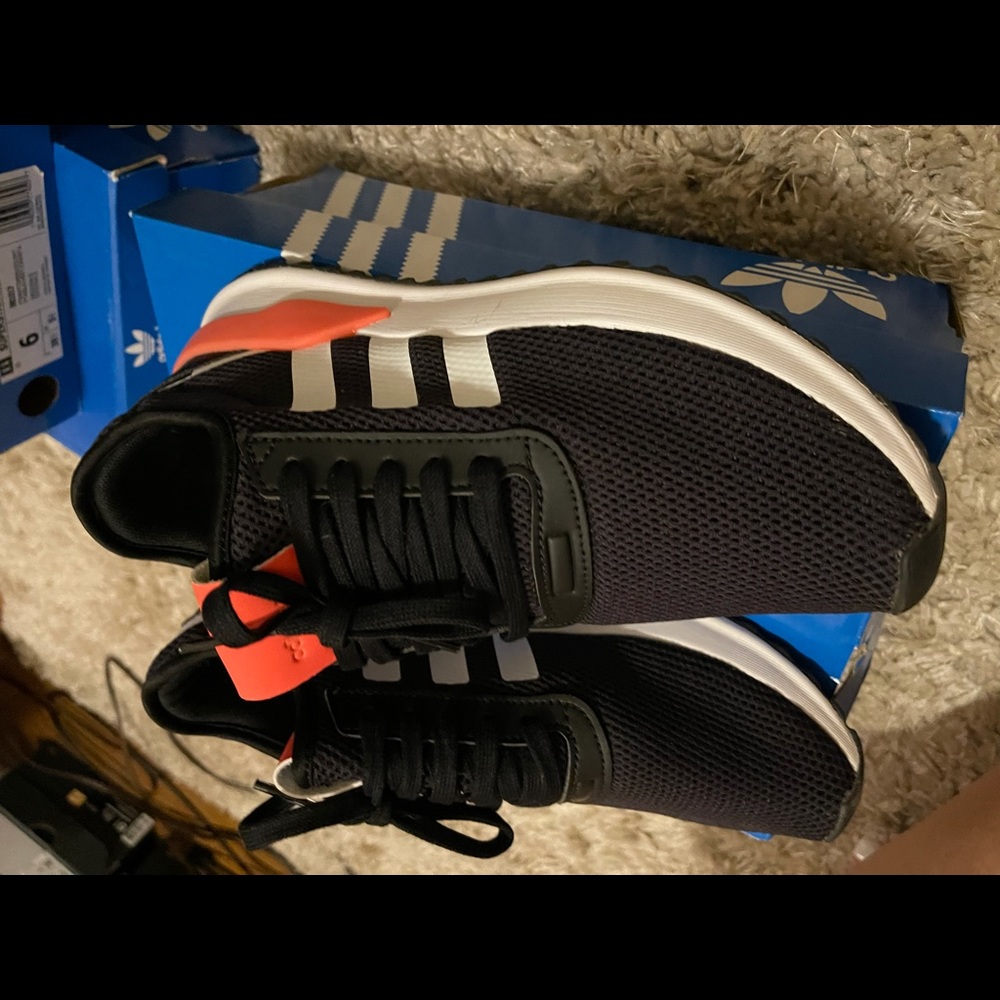 Adidas - Picture 6 of 6